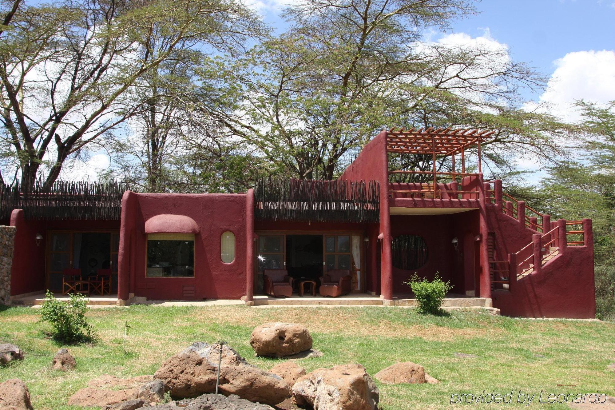 Amboseli Serena Safari Lodge Exterior photo